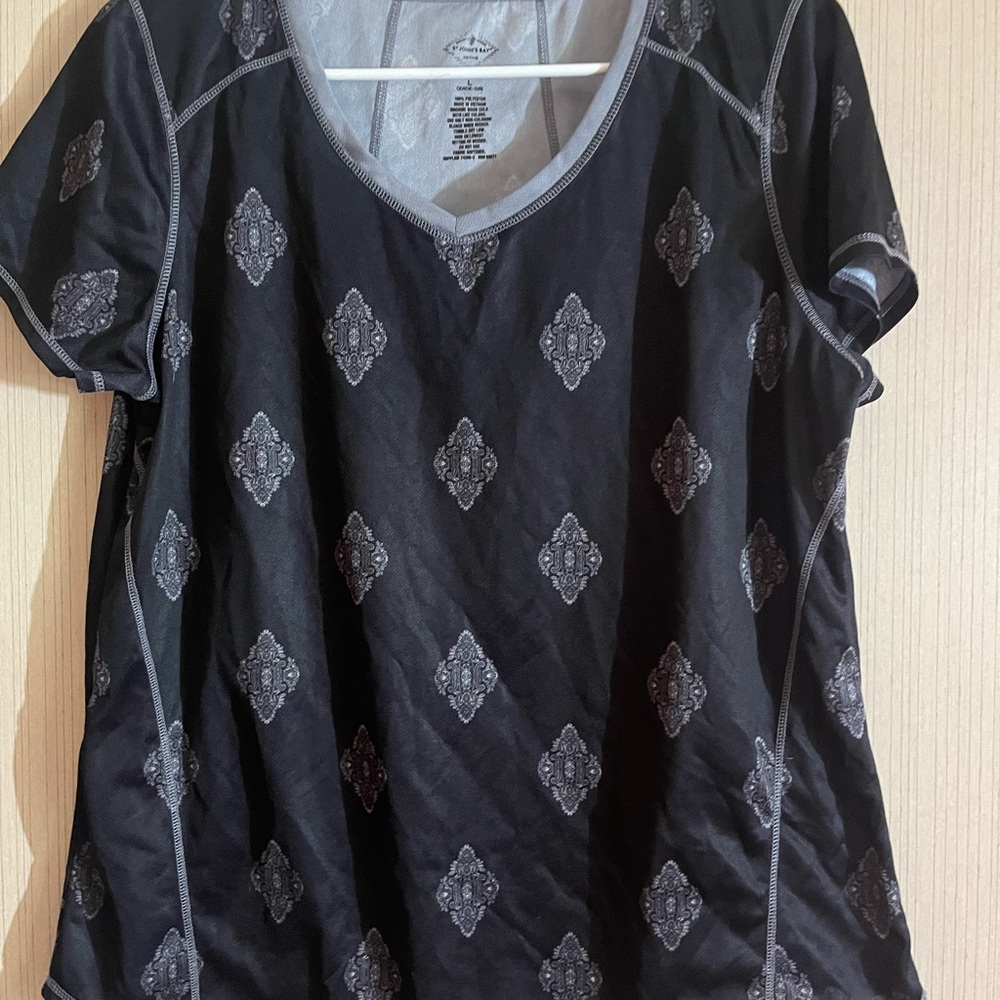 St. John's Bay Black and Gray Patterned Short Sleeve Top